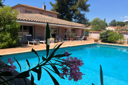 Villa a Saint-Cyr-sur-Mer, Var