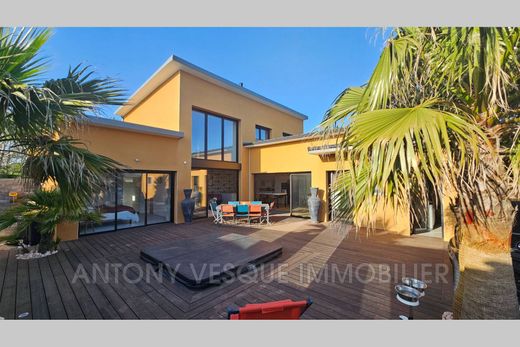 Villa in Agon-Coutainville, Manche