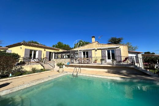 Villa en Saint-Maximin-la-Sainte-Baume, Var