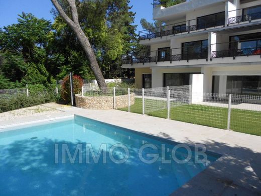 Apartment in Nîmes, Gard