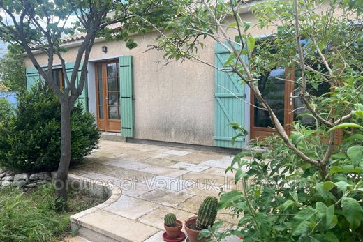 Villa in L'Isle-sur-la-Sorgue, Vaucluse