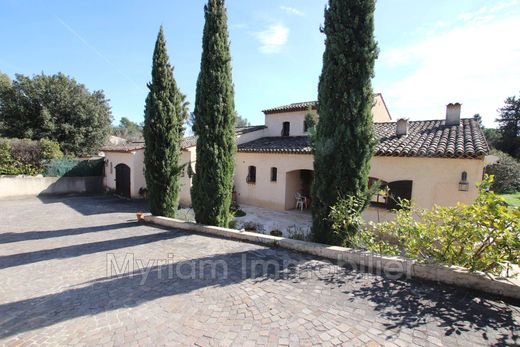 Grasse, Alpes-Maritimesのヴィラ