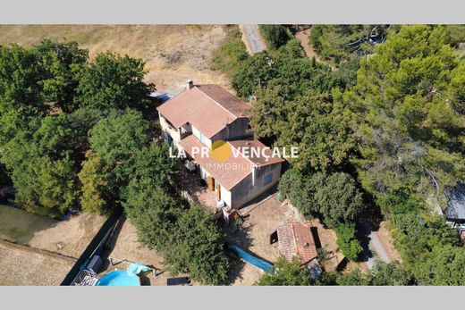 Villa in Puyloubier, Bouches-du-Rhône