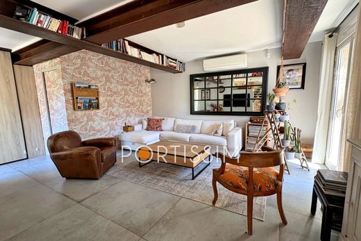 Villa in Cagnes-sur-Mer, Alpes-Maritimes