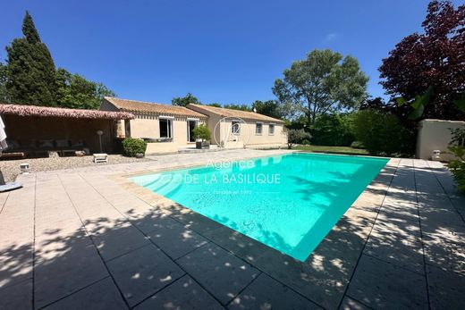 Villa en Saint-Maximin-la-Sainte-Baume, Var