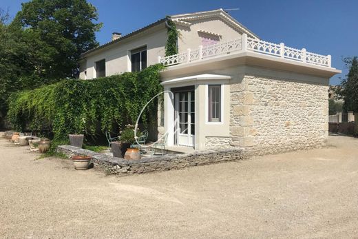 Villa à Saint-Étienne-du-Grès, Bouches-du-Rhône