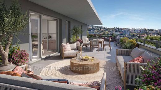 Apartment / Etagenwohnung in Saint-Laurent-du-Var, Alpes-Maritimes