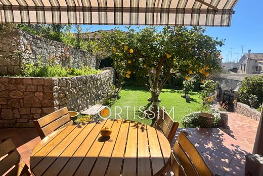 Villa en La Trinité, Alpes Marítimos