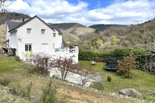 Villa in Saint-Léger-de-Peyre, Lozère