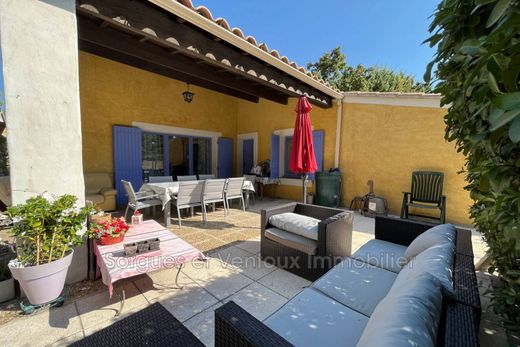 Villa in L'Isle-sur-la-Sorgue, Vaucluse