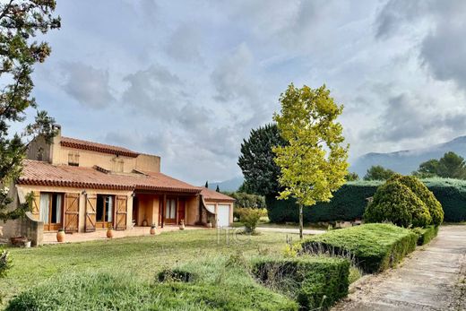 Villa in Trets, Bouches-du-Rhône