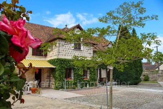 Willa w Chevrainvilliers, Seine-et-Marne