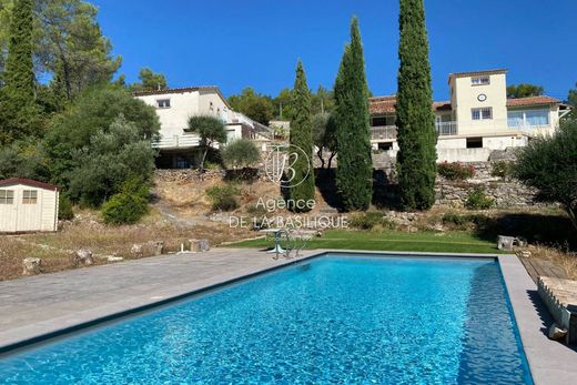Villa en Saint-Maximin-la-Sainte-Baume, Var