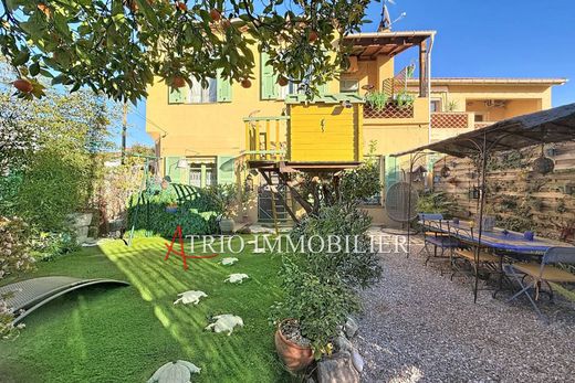 Villa in Cagnes-sur-Mer, Alpes-Maritimes