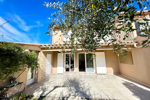 Willa w Mougins, Alpes-Maritimes