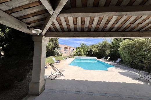 Willa w Fontvieille, Bouches-du-Rhône