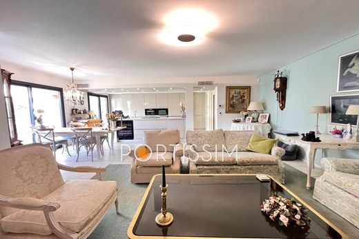Apartment / Etagenwohnung in Cagnes-sur-Mer, Alpes-Maritimes