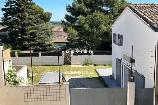 Villa in Saint-Geniès-des-Mourgues, Hérault