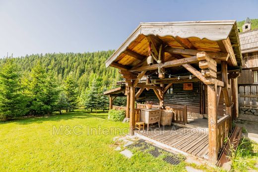 Auron, Alpes-Maritimesのヴィラ