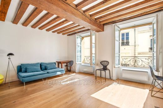 Apartment / Etagenwohnung in Tour Eiffel, Invalides – Ecole Militaire, Saint-Thomas d’Aquin, Paris