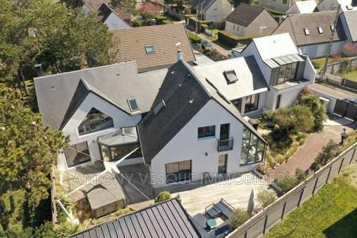 빌라 / Agon-Coutainville, Manche