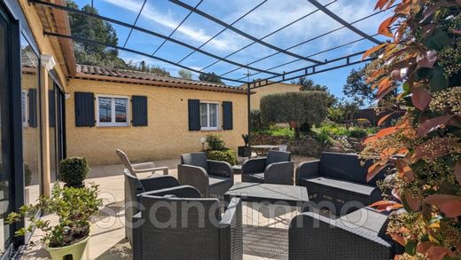 Βίλα σε Carcès, Var