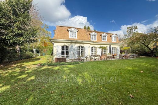 Villa in Maisons-Laffitte, Yvelines