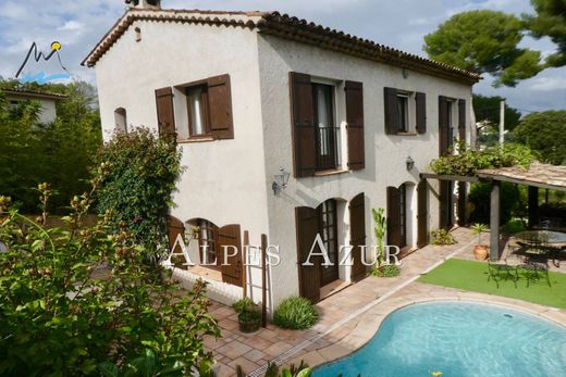 Villa en Cagnes-sur-Mer, Alpes Marítimos