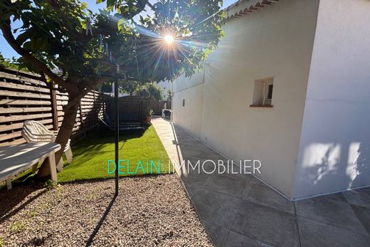 ‏וילה ב  Saint-Laurent-du-Var, Alpes-Maritimes