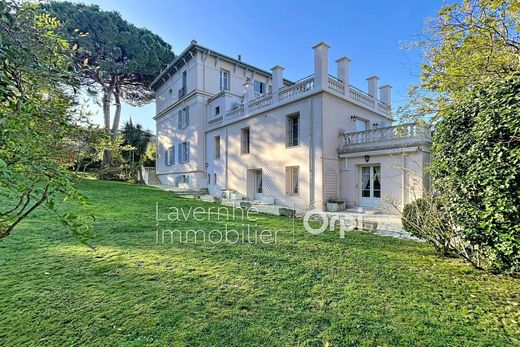 Apartment / Etagenwohnung in Juan-les-Pins, Alpes-Maritimes