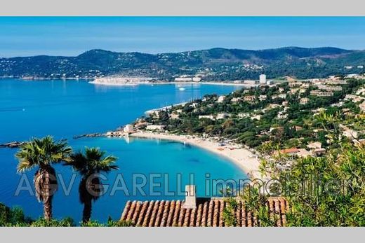 Apartment / Etagenwohnung in Le Lavandou, Var