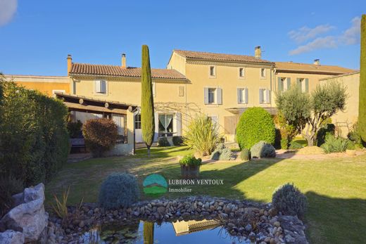 Villa in Pernes-les-Fontaines, Vaucluse