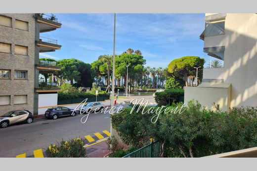 아파트 / 칸, Alpes-Maritimes