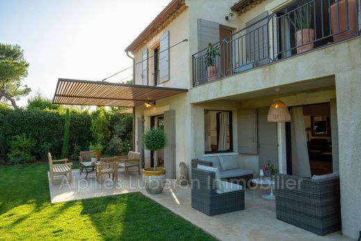 빌라 / Eygalières, Bouches-du-Rhône