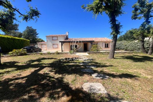 Villa in Nans-les-Pins, Var