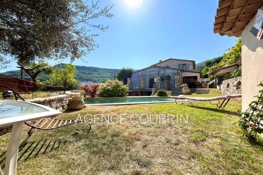 Le Bar-sur-Loup, Alpes-Maritimesのヴィラ