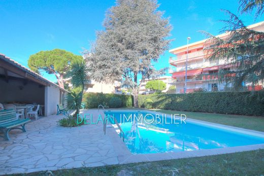 Appartement à Saint-Laurent-du-Var, Alpes-Maritimes