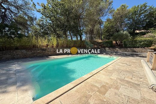 Villa in Saint-Maximin-la-Sainte-Baume, Var