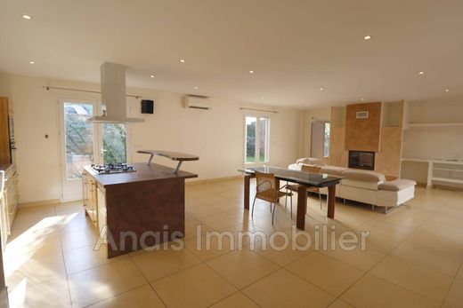 ‏וילה ב  Cogolin, Var