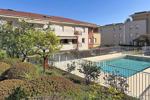 Piso / Apartamento en Saint-Laurent-du-Var, Alpes Marítimos