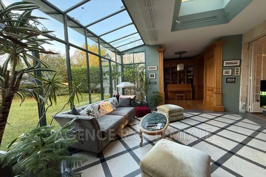 빌라 / Maisons-Laffitte, Yvelines