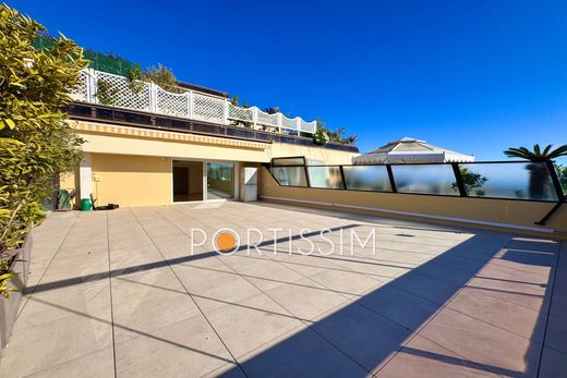 Apartment in Saint-Laurent-du-Var, Alpes-Maritimes