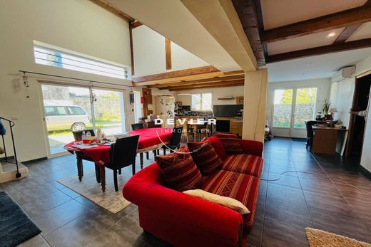 Вилла, Saint-Geniès-des-Mourgues, Hérault