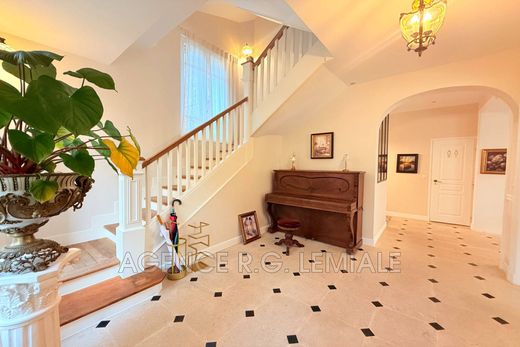 Villa in Maisons-Laffitte, Yvelines