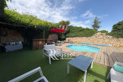 Вилла, Poussan, Hérault