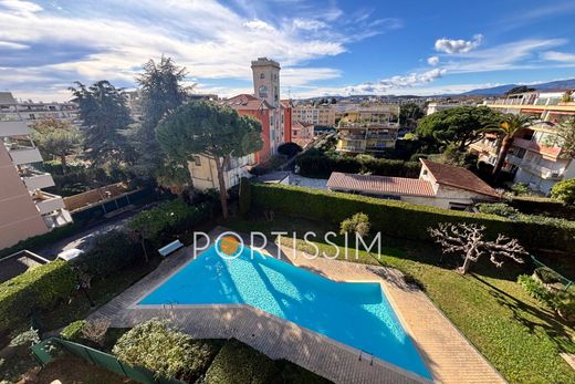 Apartment / Etagenwohnung in Saint-Laurent-du-Var, Alpes-Maritimes