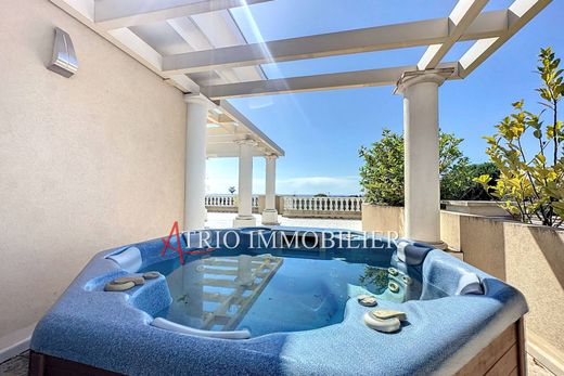 Apartment / Etagenwohnung in Saint-Laurent-du-Var, Alpes-Maritimes