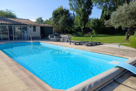 Villa in Saint-Maximin-la-Sainte-Baume, Var