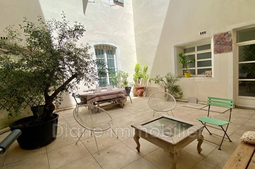 Appartamento a Nîmes, Gard