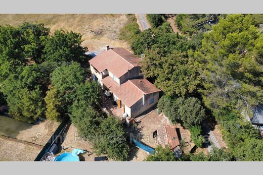 Villa in Puyloubier, Bouches-du-Rhône